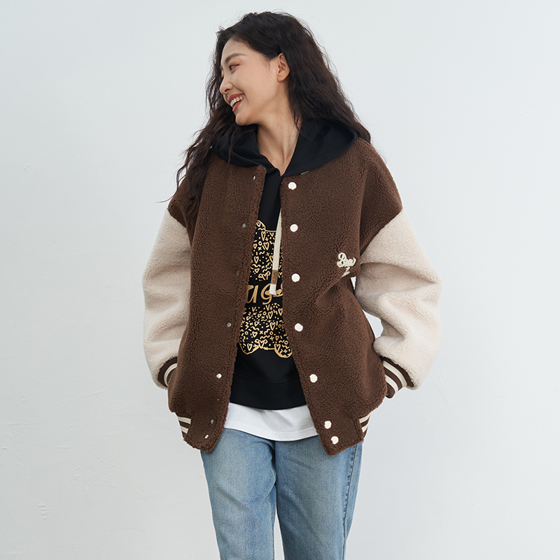 UGIZ减龄撞色仿羊羔绒棒球服外套