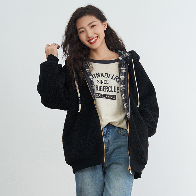 UGIZ连帽仿羊羔绒笑脸刺绣外套