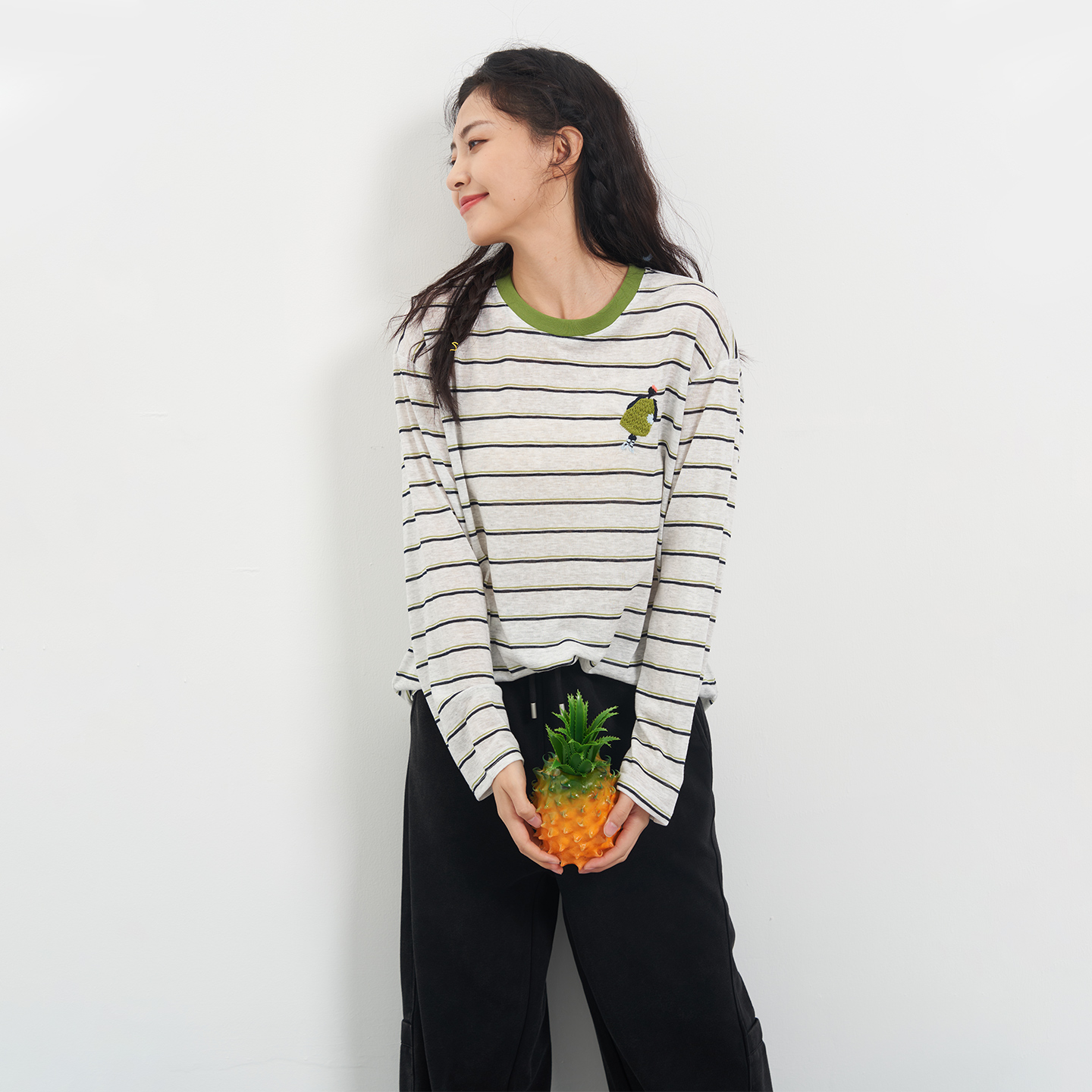 韩版圆领条纹刺绣长袖T恤