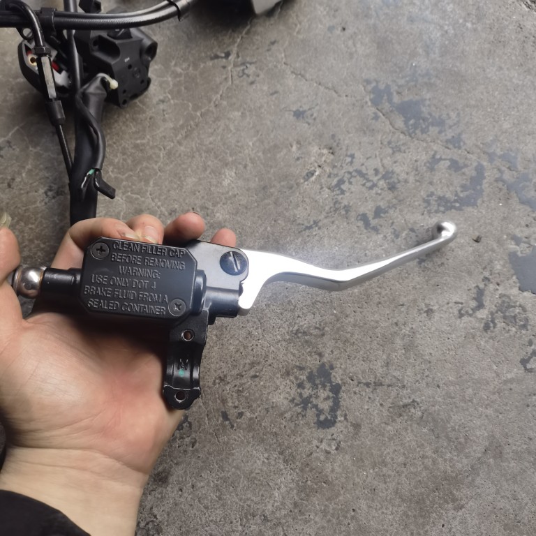 适用阿普利亚GPR250 GPR150高配前泵 刹车泵 上泵 刹车总成 前刹