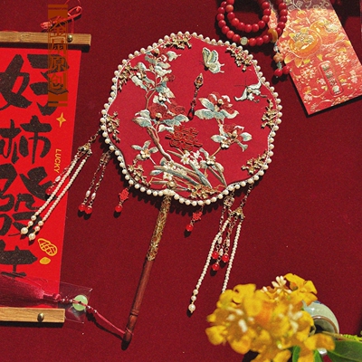 金扇原创风传花信蝴蝶山茶绣花喜扇中式汉服新娘出嫁礼物婚扇