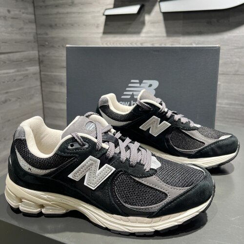 New Balance NB 2002R 舒适休闲跑步鞋 男女同款 黑白 M2002RNC