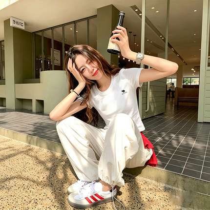 棉质韩系白色圆领正肩短袖t恤女2025新款夏季修身短款上衣网红款