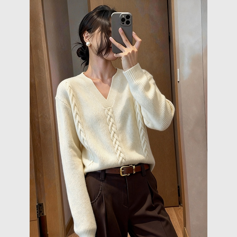 米白色绞花针织衫毛衣冬