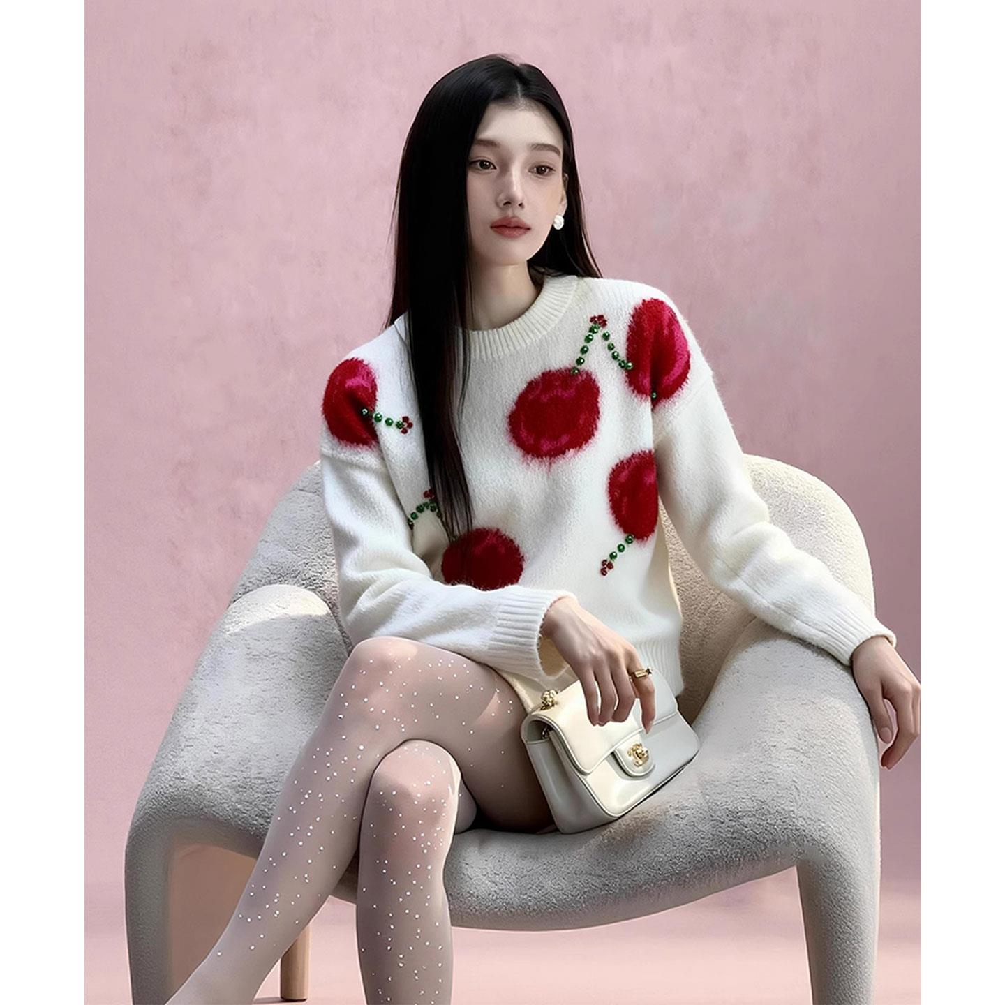 高级感白色樱桃针织毛衣女