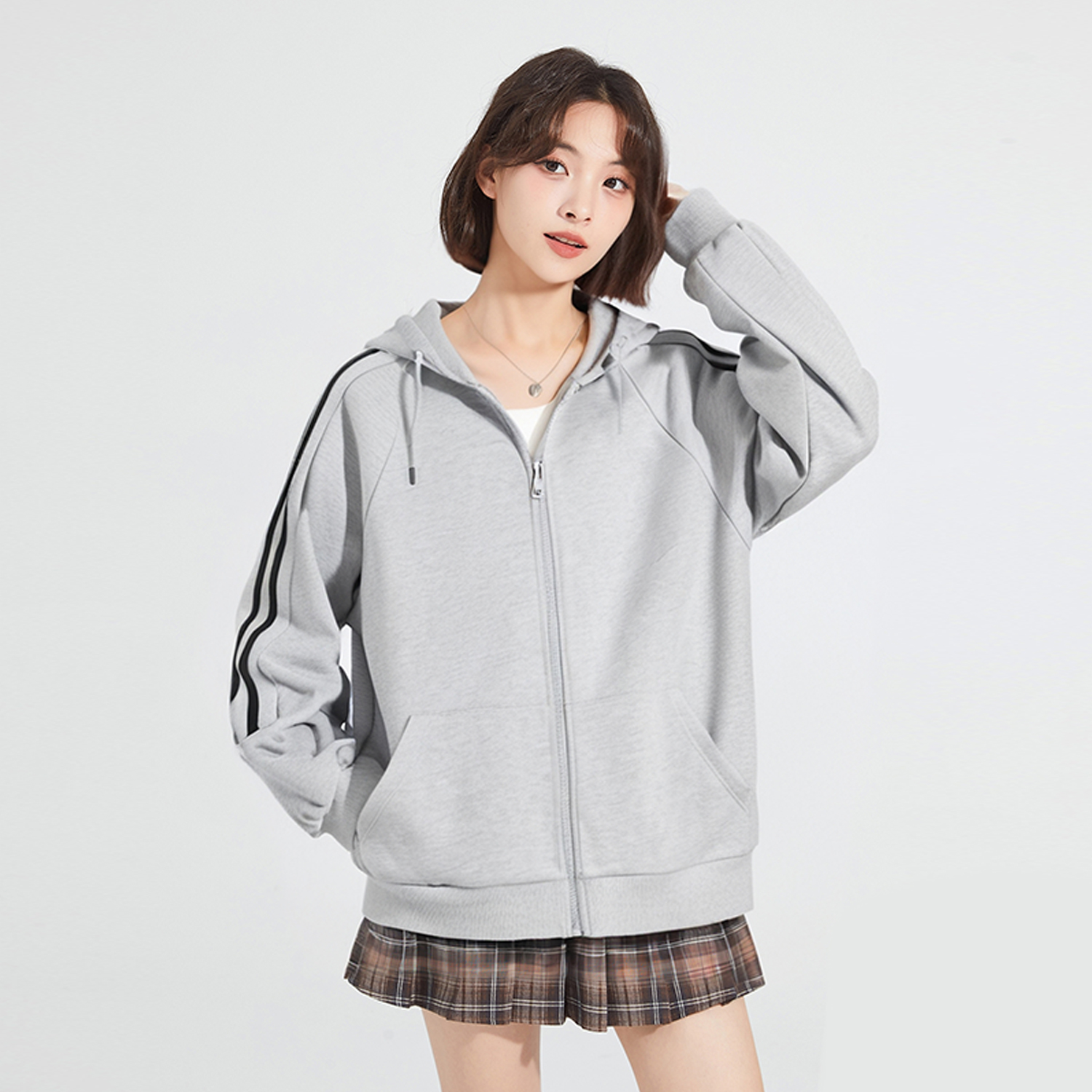 班尼路灰色运动开衫外套女