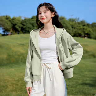 班尼路绿色连帽外套女2025新款 纯色百搭简约宽松休闲上衣女N 爆款