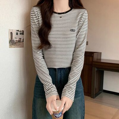 newjeans同款穿搭拼接撞色刺绣正肩长袖T恤女春秋条纹内搭修身洋