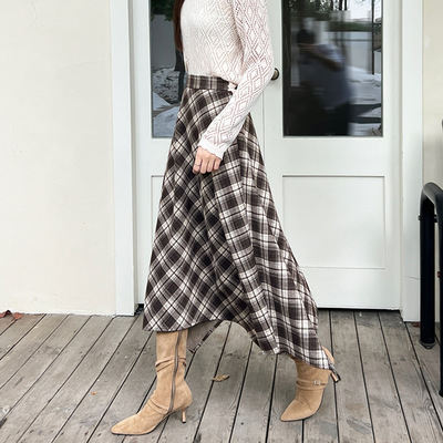 咖色毛呢格子半身裙女秋冬新款高腰显瘦复古格纹a字中长伞裙