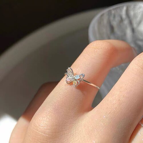 彩钻锆石蝴蝶戒指女小众设计素圈戒指女轻奢高级感尾戒时尚食指环