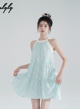 绿色蕾丝拼接挂脖连衣裙女夏季新款洋气质甜美a字裙森系娃娃裙子