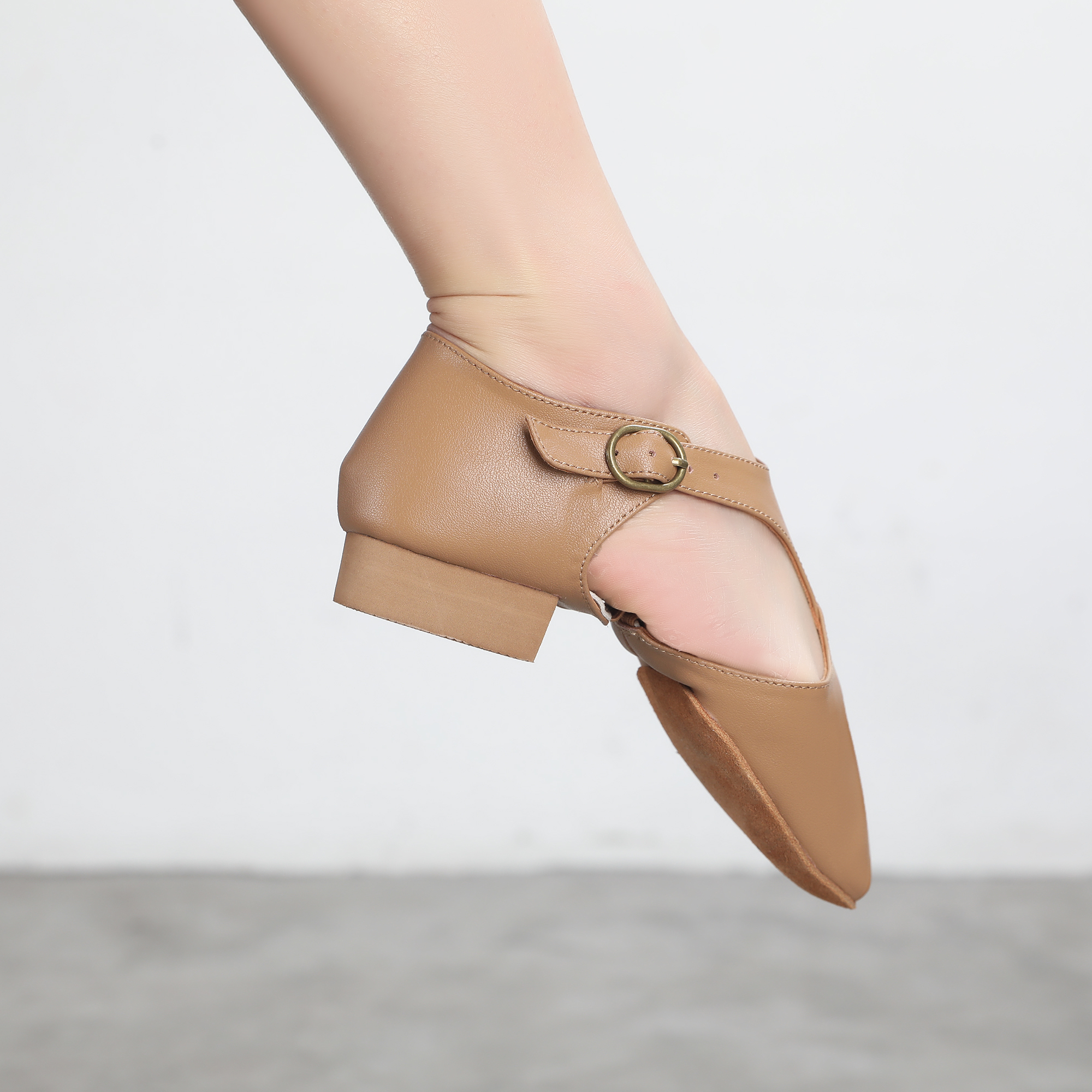 专业舞蹈鞋女软底仿皮练功专业