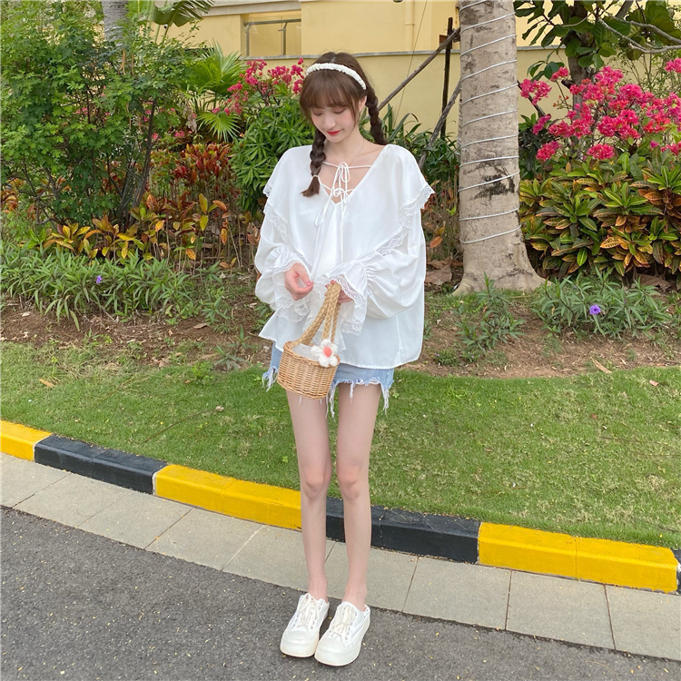 Real price ~ new chic loose flared sleeve temperament top V-neck design sense bandage sunscreen shirt
