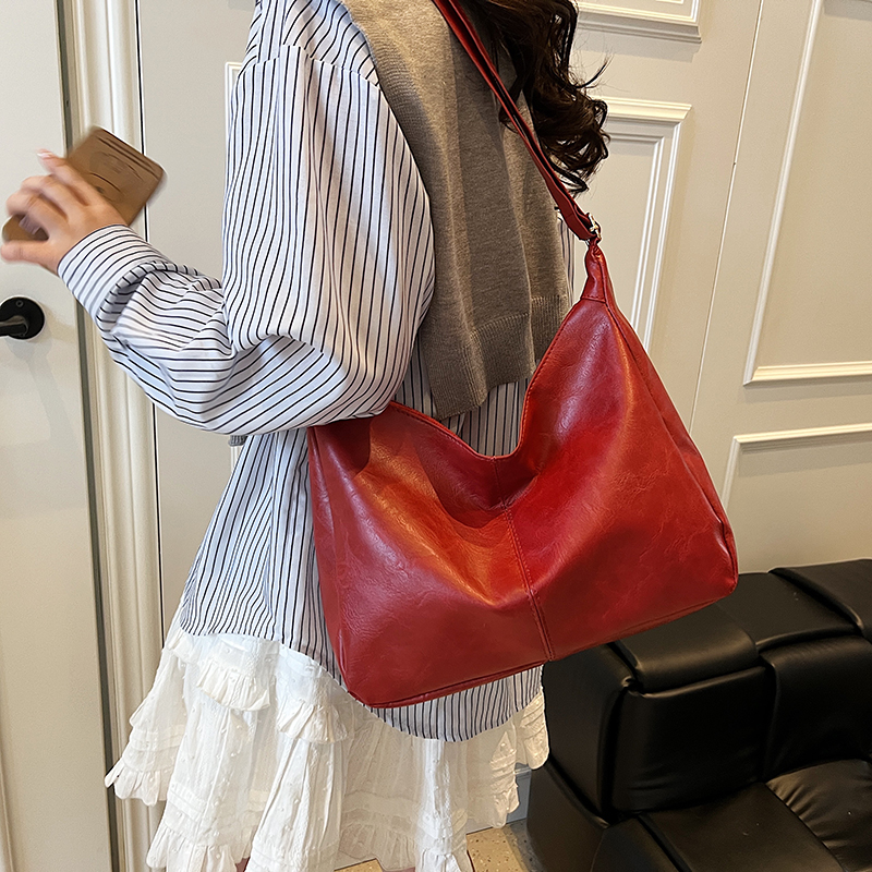 百搭斜挎包包女士2025新款潮时尚韩国水桶托特包学生上课大容量包