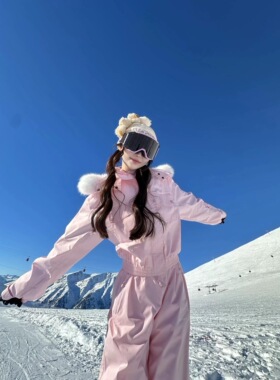 将军山雪服租赁，YXSS BREAK 甜美雪糕粉滑雪服收腰背带裤小个子