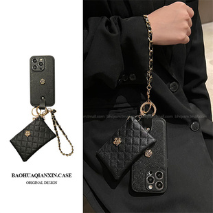 黑色山茶花菱格卡包适用苹果15promax手机壳17pro斜挎iphone16pro小香风12皮质手链11秋冬14promax高级感13女