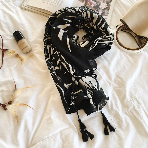 春秋棉麻黑白海边旅游度假围巾