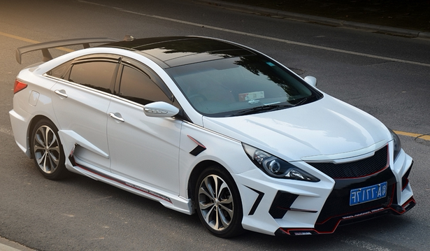 现代索纳塔八代ex款大包围改装 索八前后保险杠侧裙尾翼改装