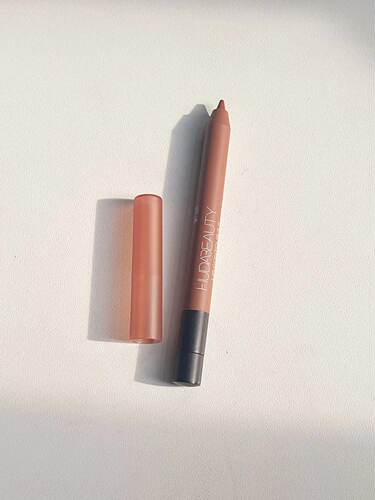 HudaBeauty唇线笔warmbrown