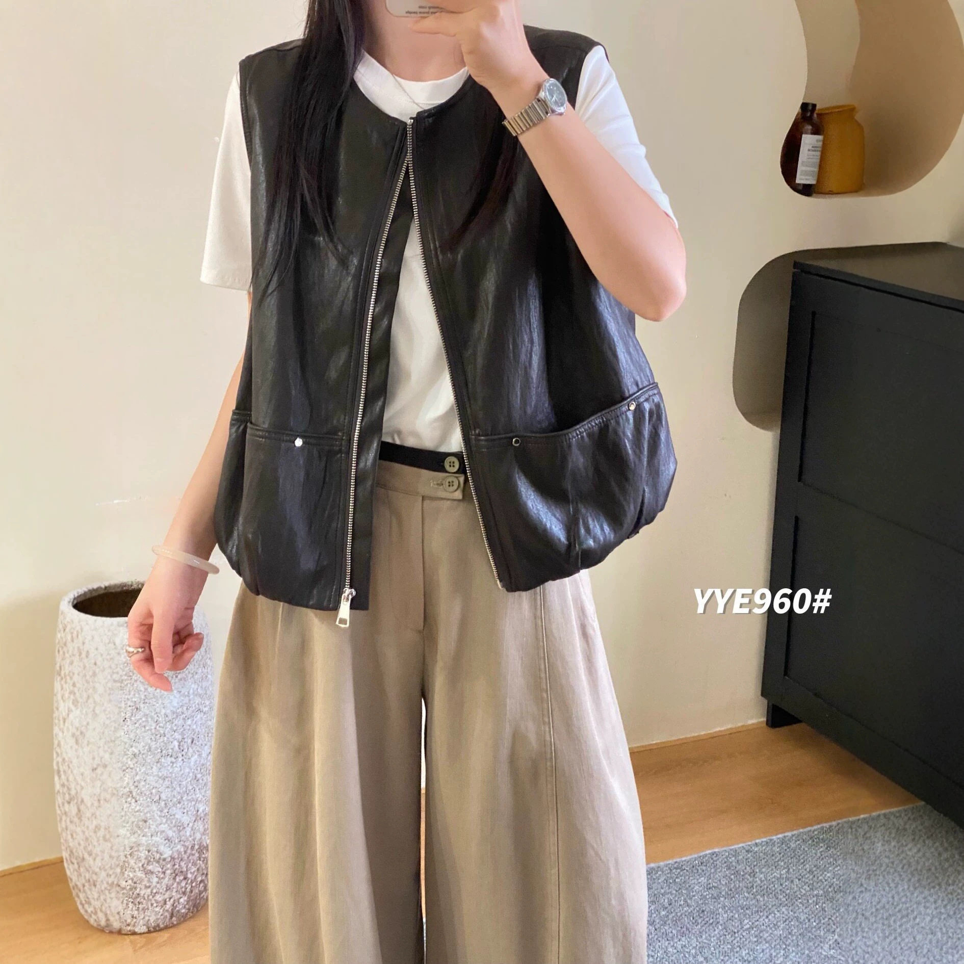 2026秋季复古PU机车马甲女