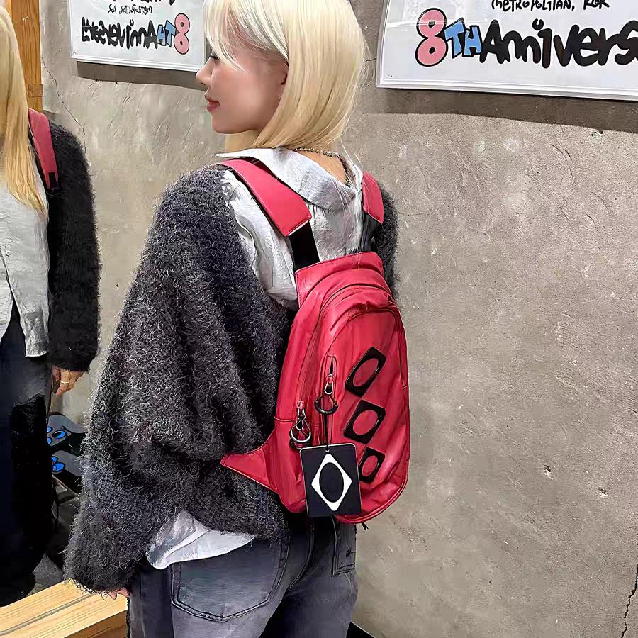 MSCHF 25新款菱形图案皮质双肩背包轻便书包男女同款小众户外