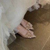 不累脚婚礼 女2025新款 秀禾婚纱两穿新娘鞋 金色水晶高跟鞋 主纱婚鞋