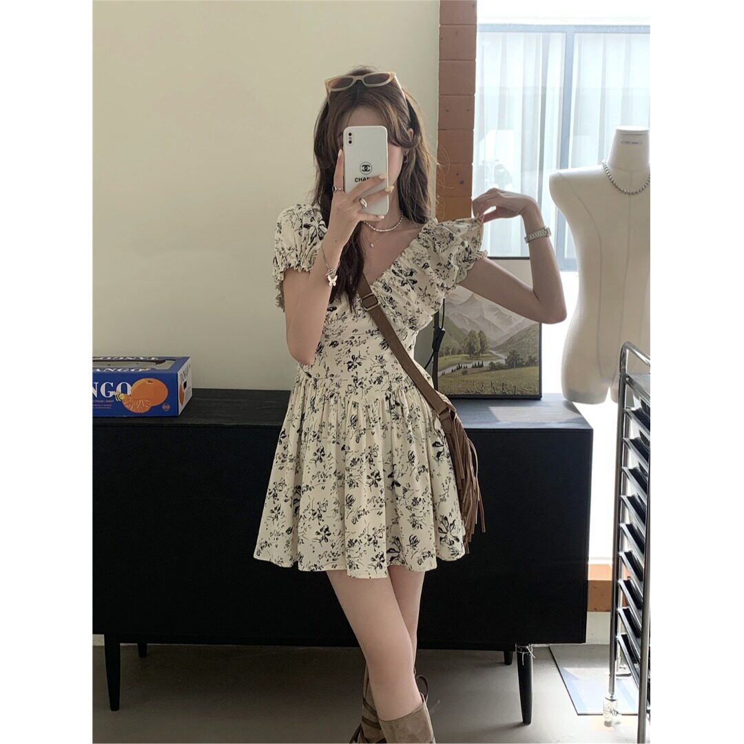 夏日法式甜美碎花收腰显瘦连衣裙