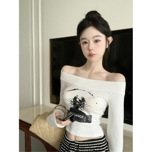 纯欲风性感露肩琐骨长袖t恤女士春秋短款紧身辣妹一字领打底上衣