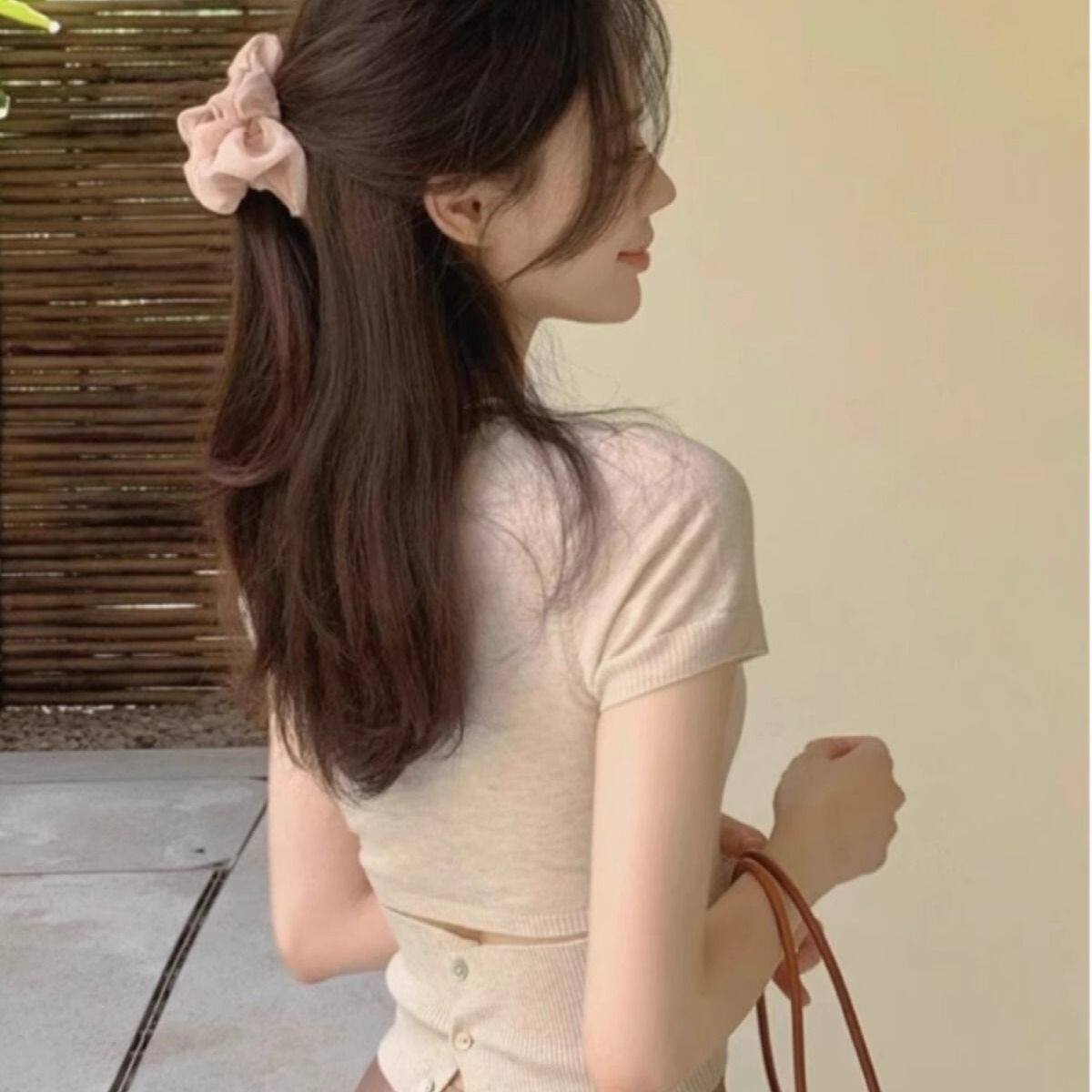 法式甜辣粉色冰丝针织短袖t恤小个子修身露腰短款正肩上衣夏季女