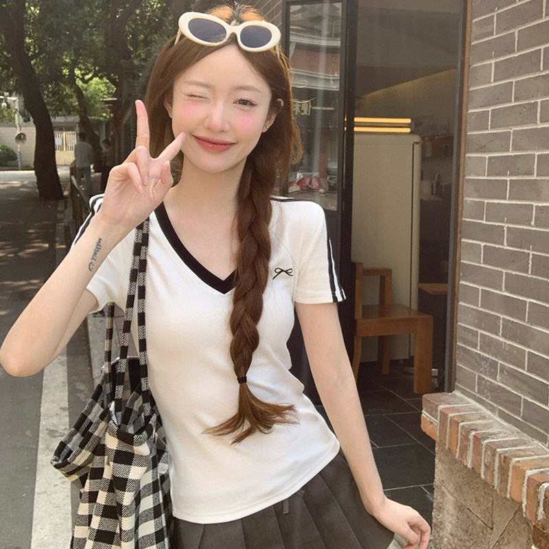 2026夏季甜美V领两条杠T恤女