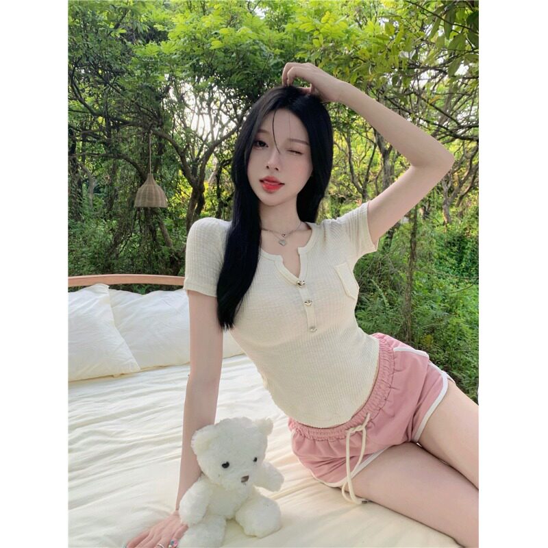 纯欲风辣妹夏季整件通勤V领短袖短款修身显瘦小众别致T恤小个子女