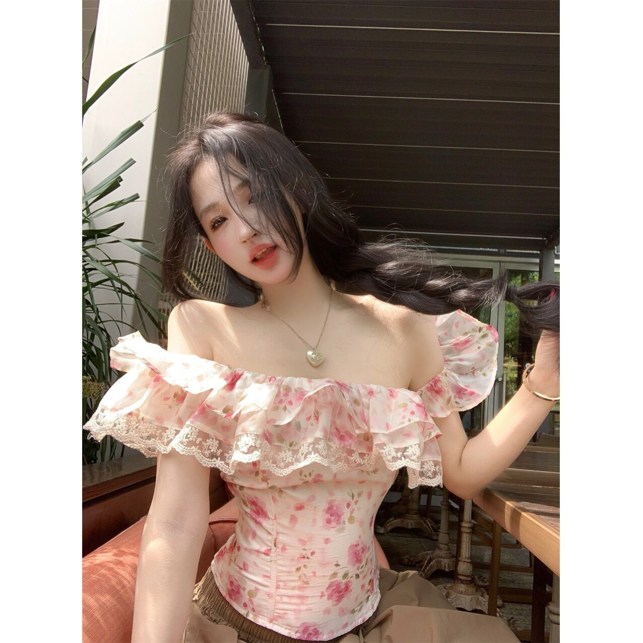 一字肩荷叶边短袖碎花衬衫女夏季蕾丝拼接修身衬衣温柔风收腰上衣