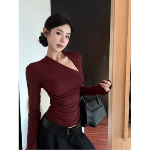 辣妹风红色斜领长袖T恤女冬季褶皱修身内搭气质收腰显瘦打底上衣