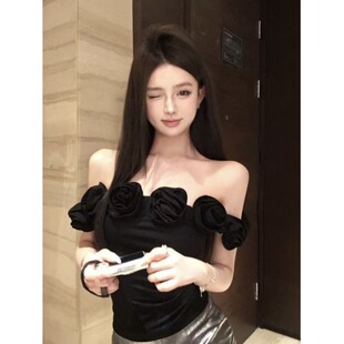 辣妹纯欲风立体花朵露肩女夏季高级感绝美修身一字肩短款小上衣