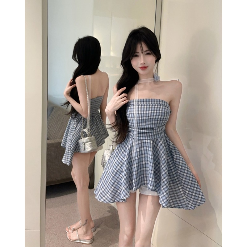 蓝色格子一字肩立体花朵飘带挂脖衬衫女夏不规则短款露肩抹胸上衣