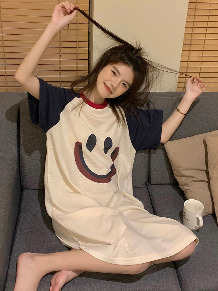 여성용 여름 반팔 학생용 한국식 잠옷 여름 중형 및 긴 가정복에 외부에서 착용할 수 있는 느슨한 대형 얇은 잠옷