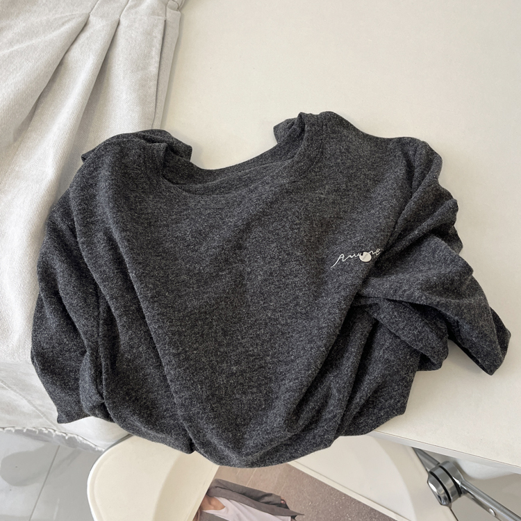 极简主义气质深灰色仿羊绒打底衫