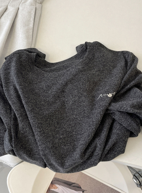 极简主义气质深灰色 秋冬bi备仿羊绒打底衫长袖内搭宽松显瘦T恤女