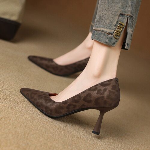法式气质尖头浅口单鞋女2026新款真皮时尚性感豹纹优雅细跟高跟鞋