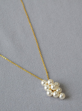 秋冬新款小众设计高亮仿家珍珠葡萄吊坠简约温柔气质项链毛衣链