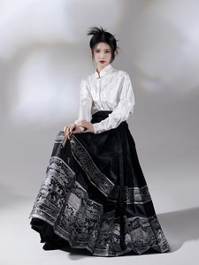 新中式轻国风马面裙套装女秋季高级感气质长袖上衣半身裙子两件套