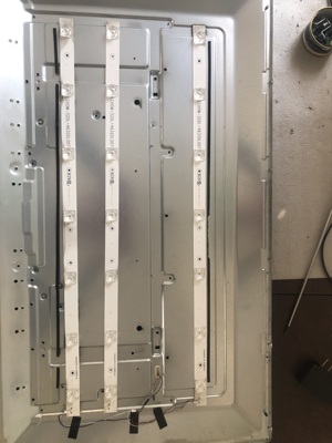 全新适用康佳LED32F1500N灯条60CM7灯3条凹透镜灯条一套配线通用