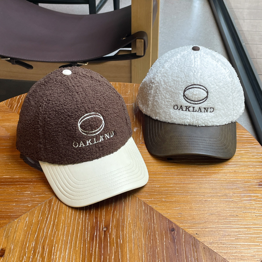 秋冬新款羊羔绒拼接棒球帽子女情侣款仿皮帽檐毛绒绒保暖鸭舌帽男