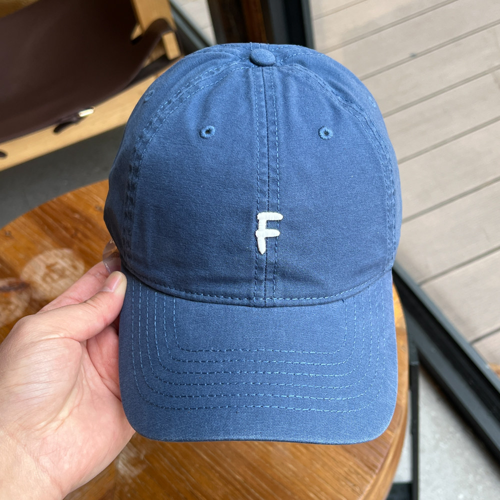 刺绣F标宝蓝色显脸小棒球帽子女