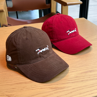 王玉雯同款快乐小狗大红色鸭舌帽子女斑点腊肠狗刺绣情侣棒球帽男