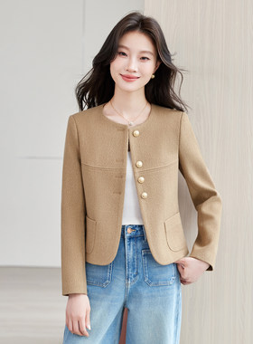 法式小香风毛呢外套女士2026秋冬季新款高级感圆领短款小西装上衣