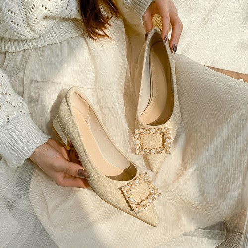 单鞋法式方扣显瘦百搭春季女鞋