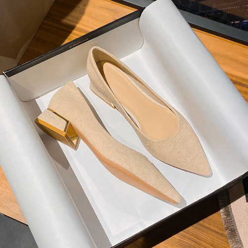 单鞋法式浅口显瘦百搭大妈女鞋