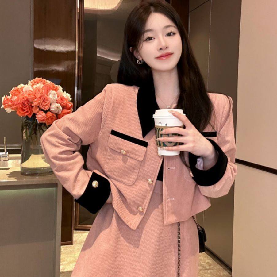 棉美界粉色减龄时尚套装女春秋款小香风上衣+遮肉半身短裙两件套