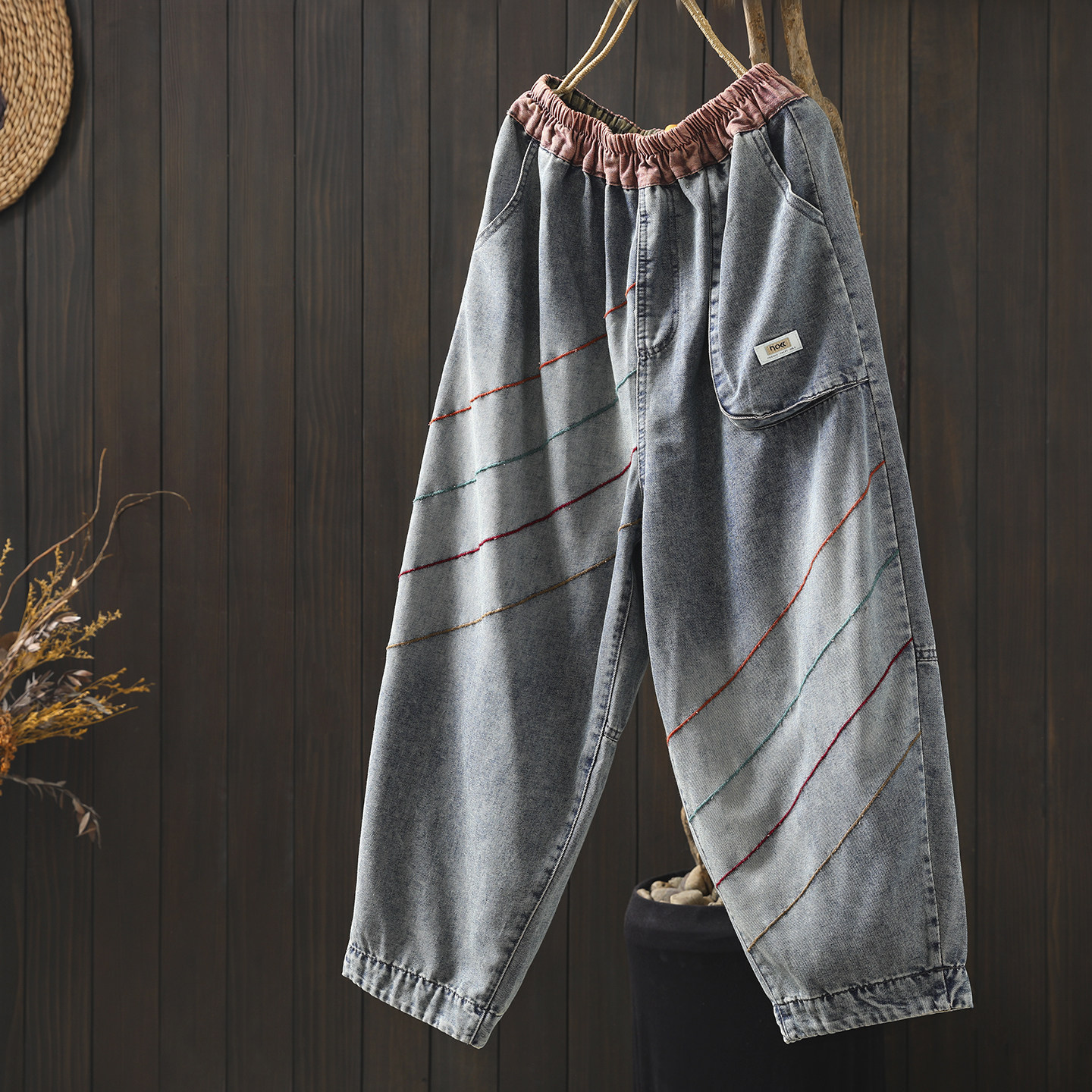 2026超火的牛仔裤女小个子春新设计感彩色线条潮流口袋宽松八分裤